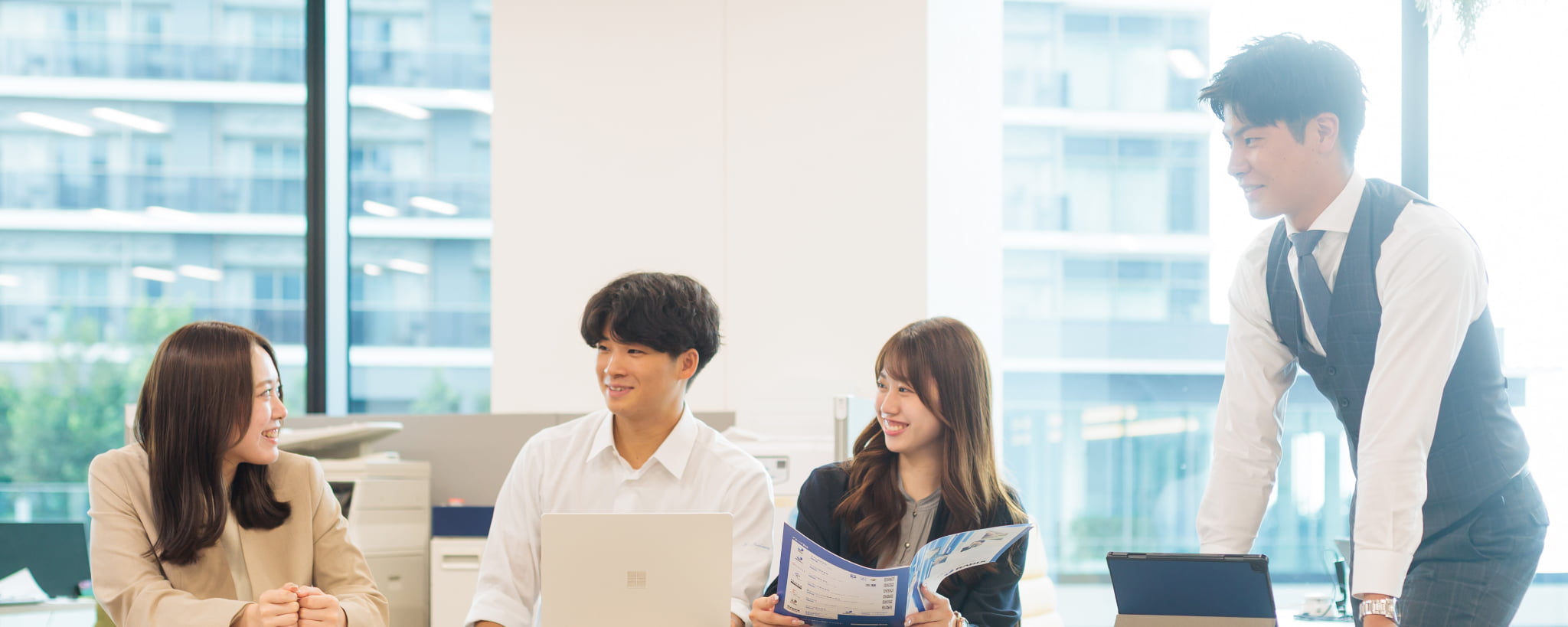 談笑するラディックス社員の様子